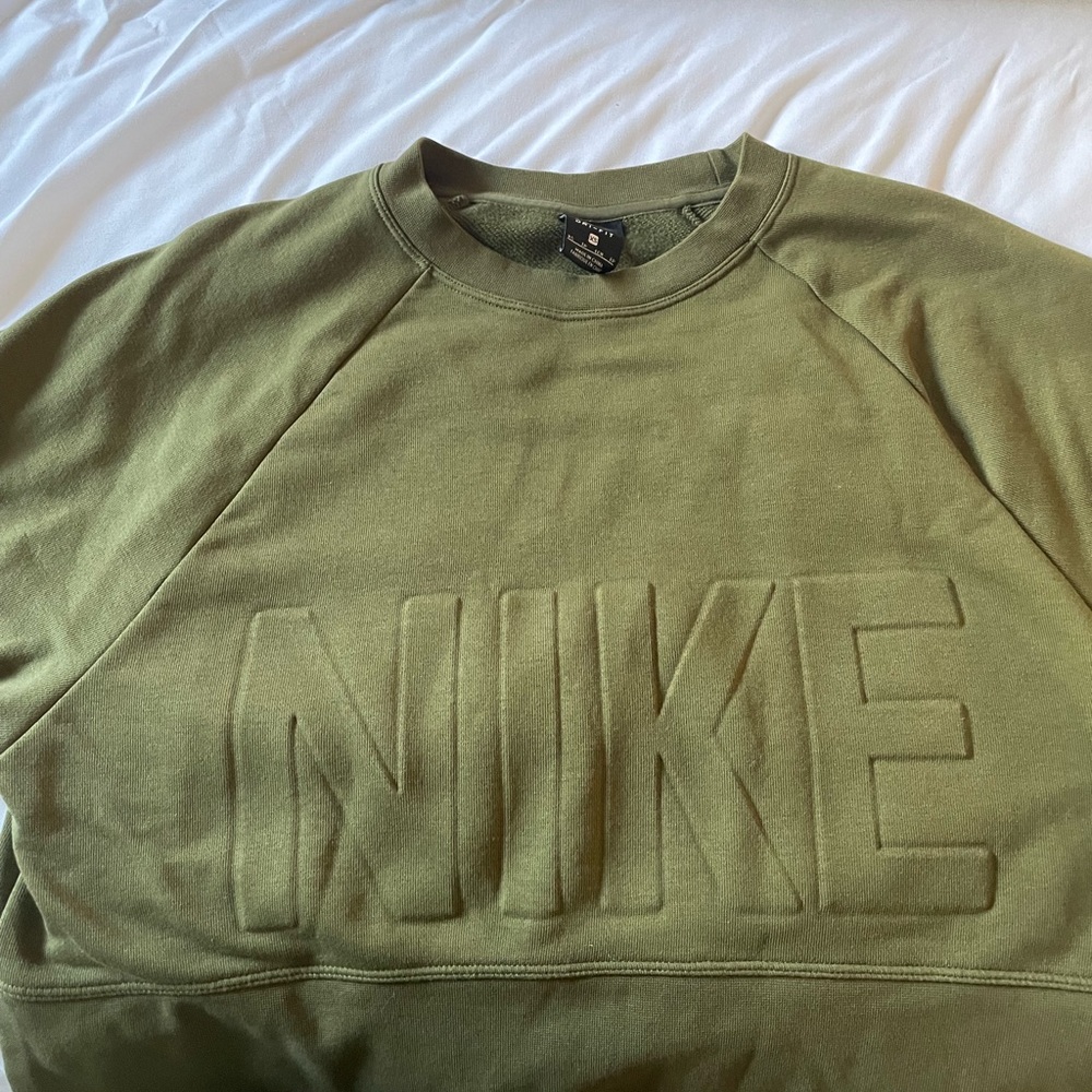 NIKE cropped crew neck sweater